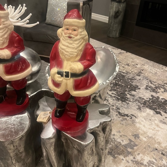 Pair of matching Katherine’s collection reproduction Santa’s 18 inches tall - Picture 9 of 17